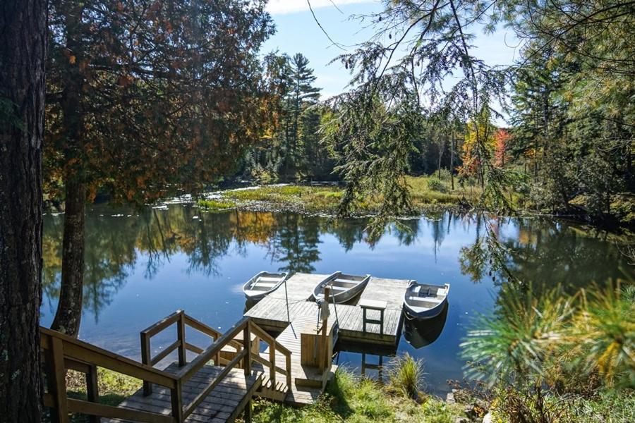 Hôtel Kenauk Nature à Montebello Extérieur photo